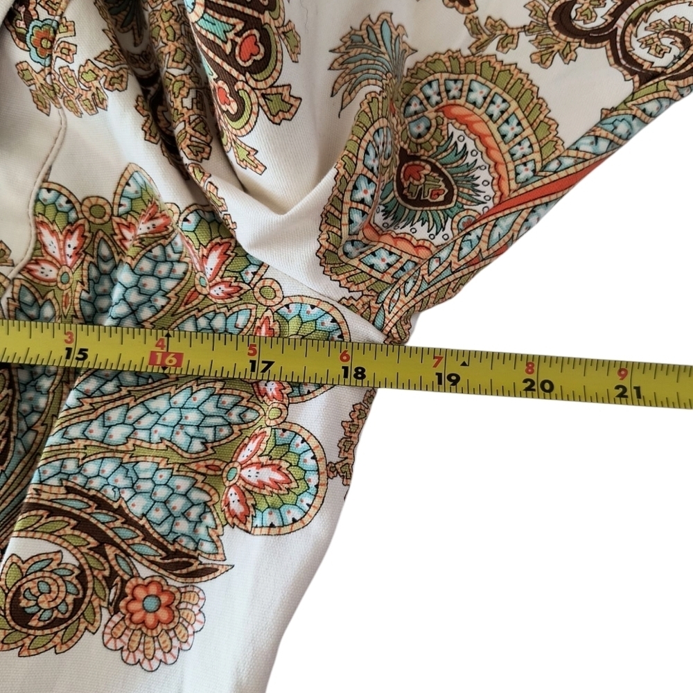 CAbi Ivory Paisley Print "Lotus" Triple Button Front Blazer/Jacket Size 8 - Picture 3 of 6